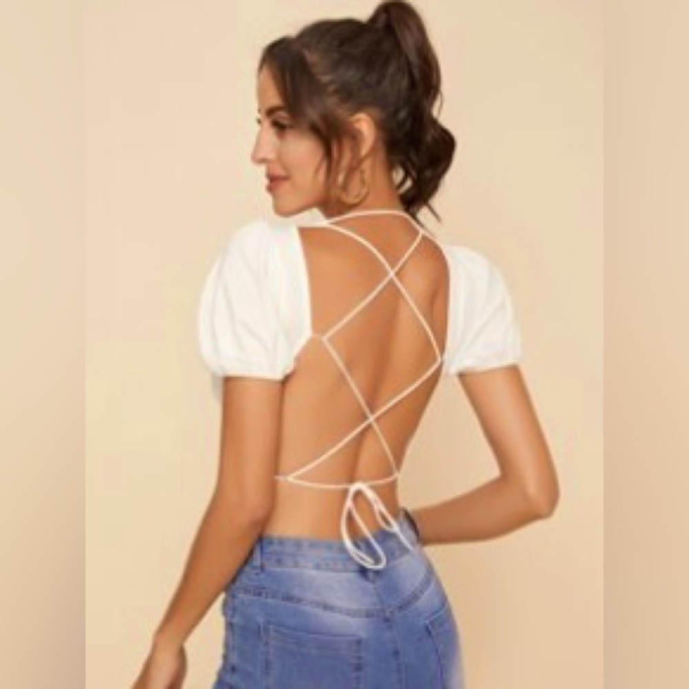 Short open back top with pursed chest drawstring with lantern sleeves